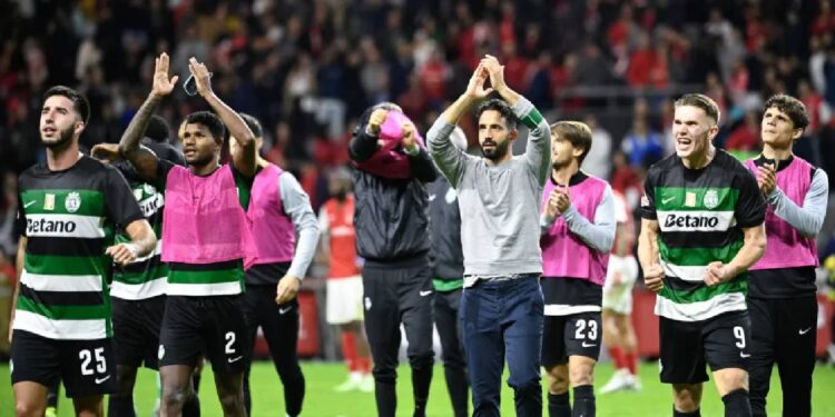 Sporting contínua a liderar mesmo na hora do 'adeus' 11 Sporting contínua a liderar mesmo na hora do 'adeus'