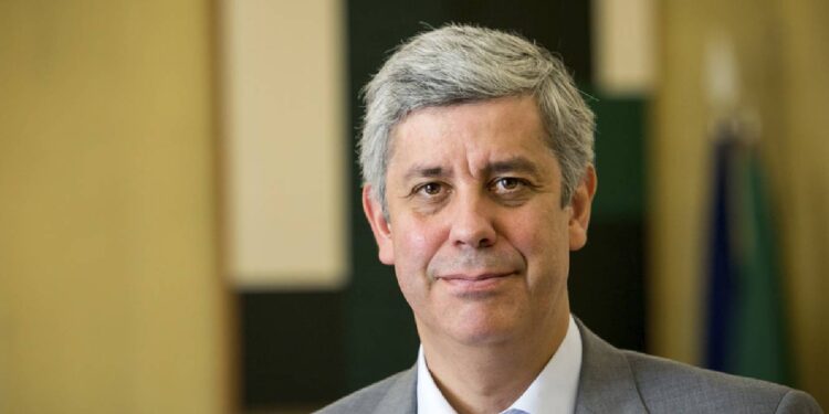 Centeno fala em “números enganadores” e diz que Portugal consegue reter licenciados 11 Centeno fala em “números enganadores” e diz que Portugal consegue reter licenciados