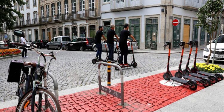 Portugal entre seis países europeus sem idade mínima para conduzir trotinete elétrica 11 Portugal entre seis países europeus sem idade mínima para conduzir trotinete elétrica