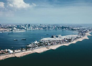 Angola empenhada em ter economia menos dependente do petróleo 14 Angola empenhada em ter economia menos dependente do petróleo
