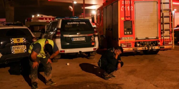 Operacionais portugueses vão para Valência ajudar sem passar pelo Governo