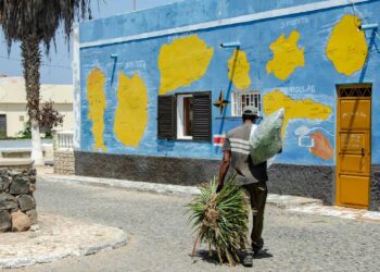 Cabo Verde com orçamento de 300 mil contos “para dar centralidade à diáspora” em 2025 14 Cabo Verde com orçamento de 300 mil contos “para dar centralidade à diáspora” em 2025