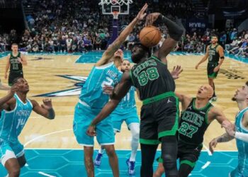 Português Neemias Queta 'salta' do banco para ajudar à festa dos Boston Celtics 19 Português Neemias Queta 'salta' do banco para ajudar à festa dos Boston Celtics