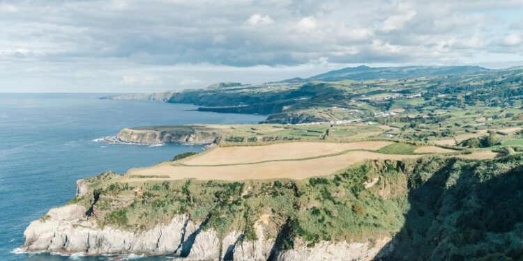 Setor turístico nos Açores tem receita de quase mil milhões de euros 11 Setor turístico nos Açores tem receita de quase mil milhões de euros