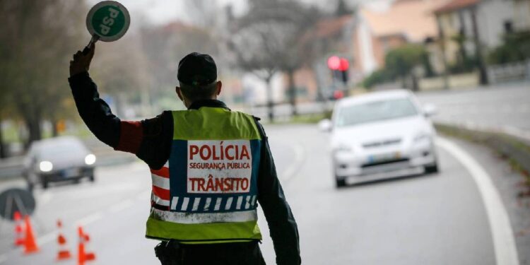 Já conhece os sinais de trânsito D6 e D6a? Aprenda o que significam em Portugal